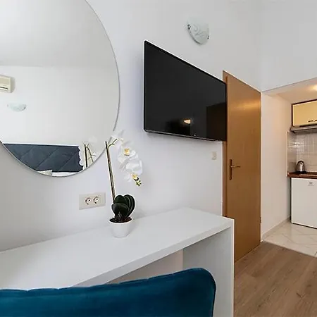 Apartments Marija Brela Exterior photo